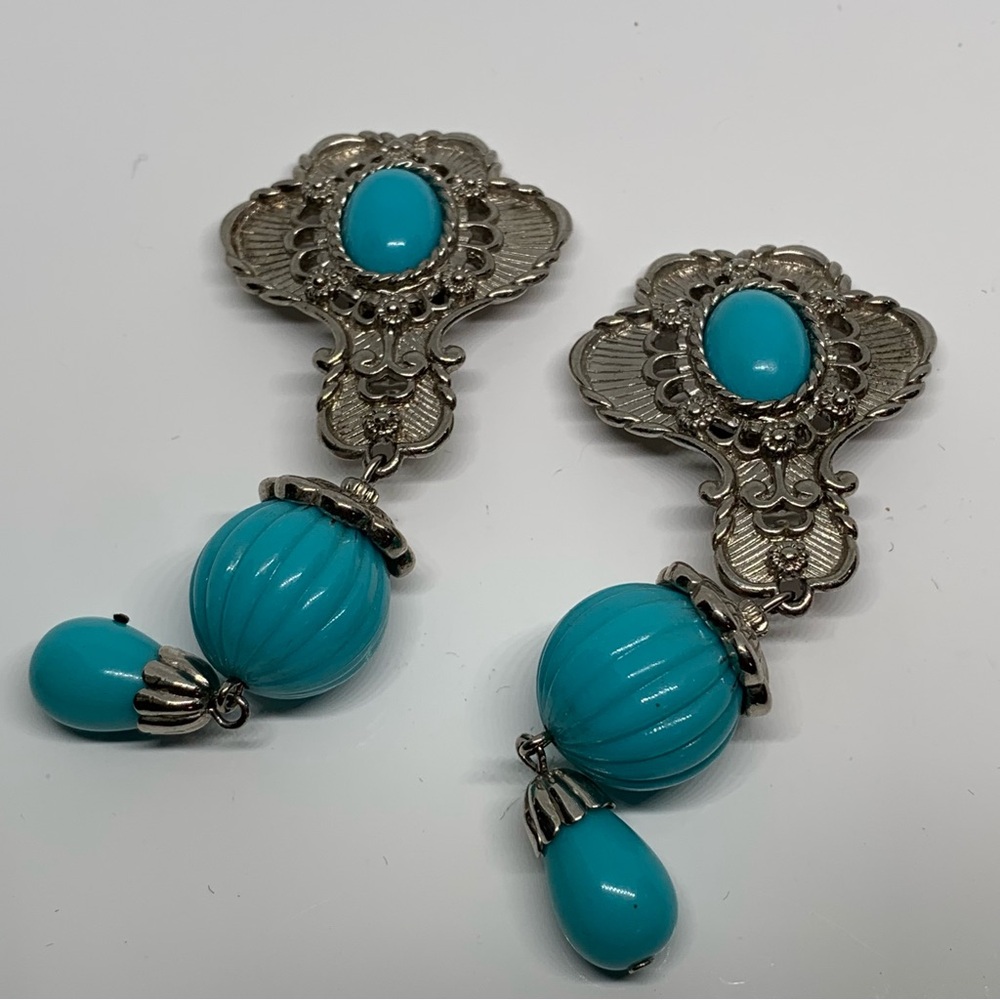 Vintage Jose Barrera for Avon turquoise color silver tone Dangle Earrings